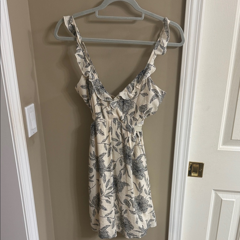 Abercrombie & Fitch Black and Cream Floral Dress